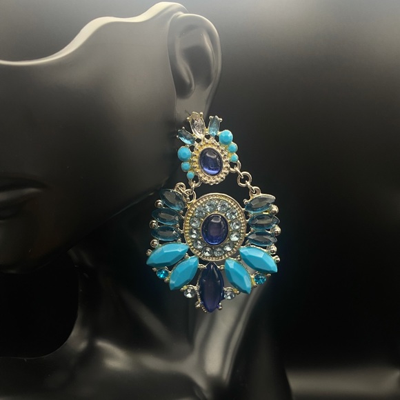 Earrings - Picture 4 of 4